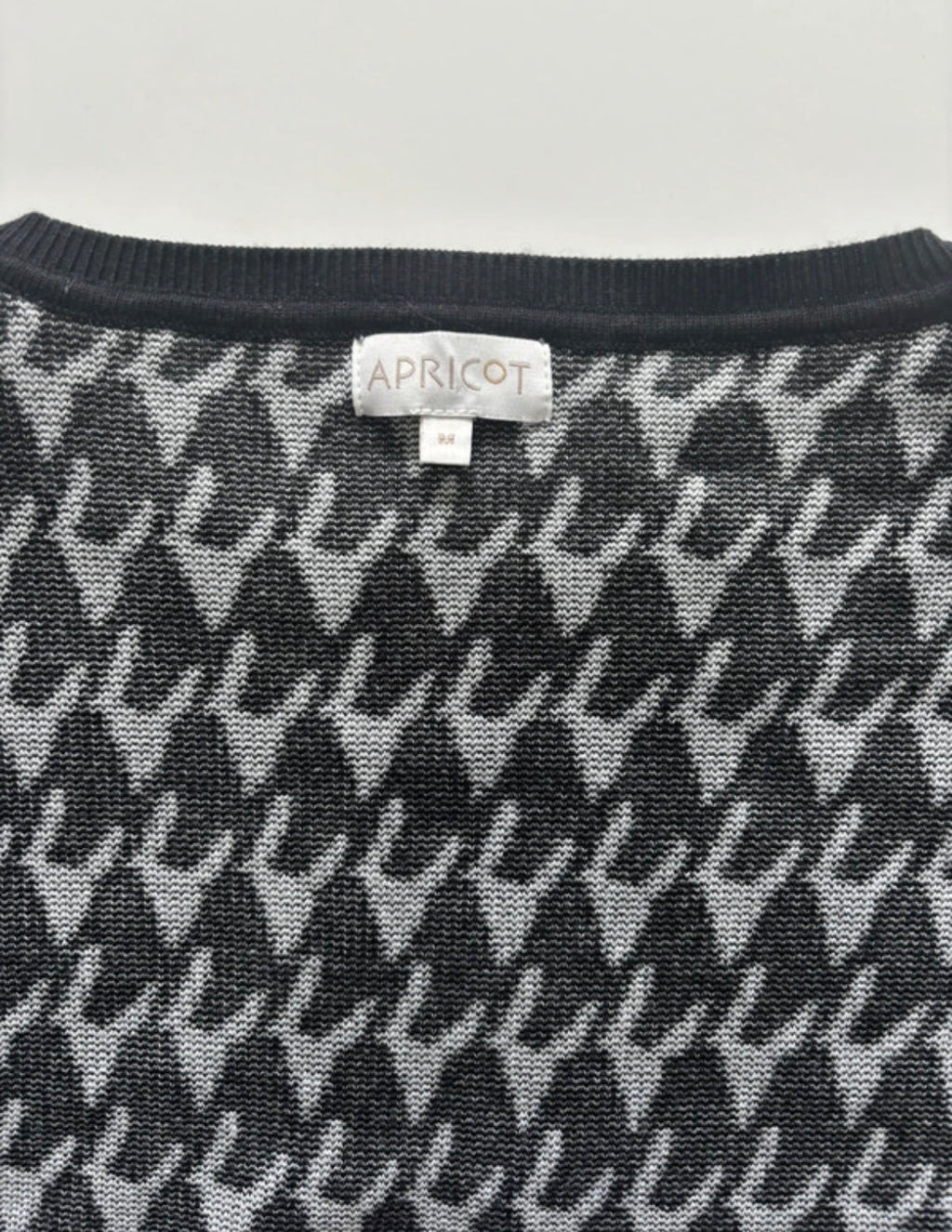 Apricot Black & White Houndstooth Knit Jumper – Size M