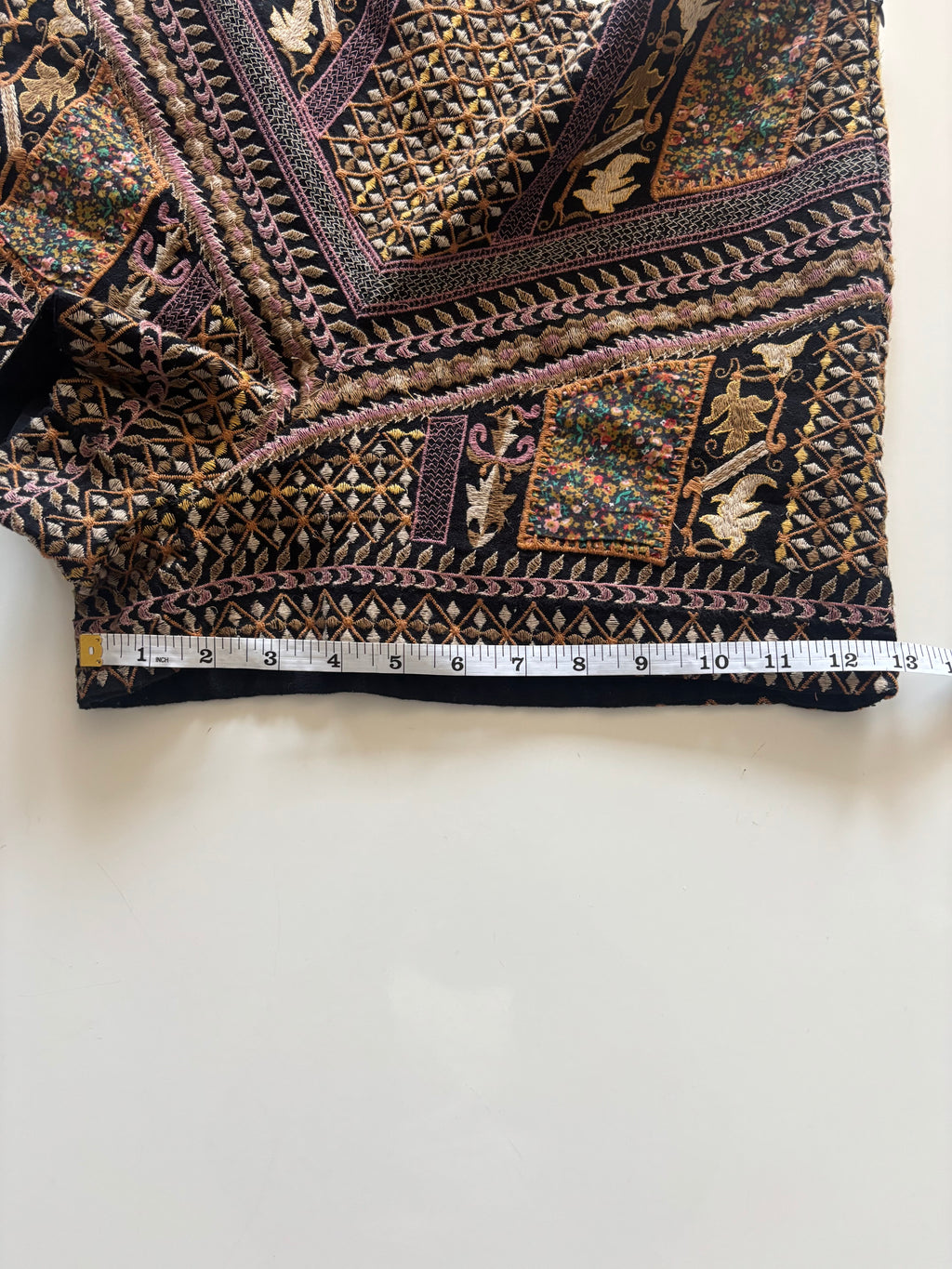Zara Trafaluc Embroidered High-Waisted Shorts – Black & Gold | L