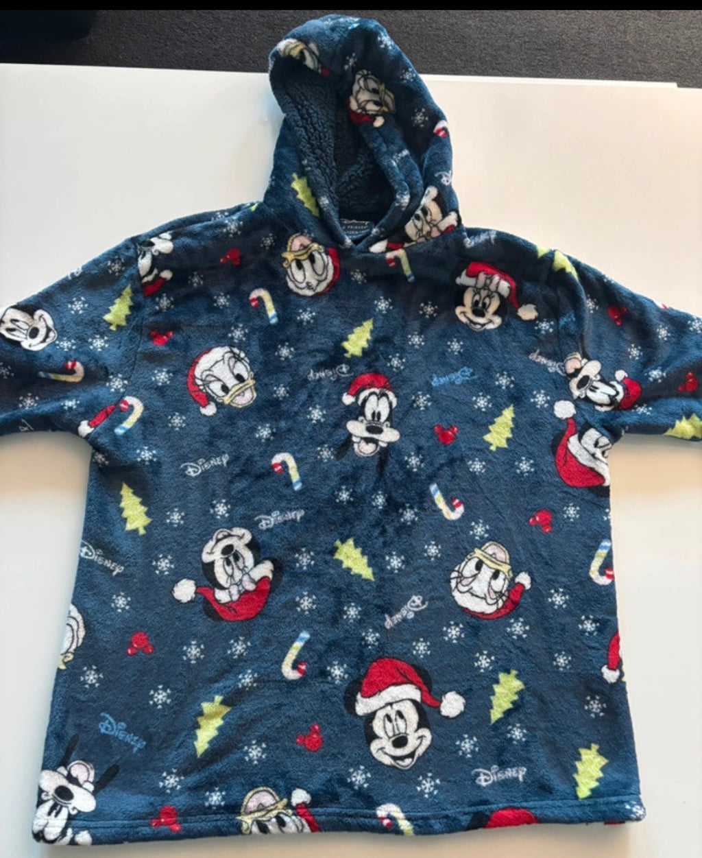Disney Christmas Oversized Hooded Fleece Blanket – Mickey, Donald & Goofy – Kids S/M