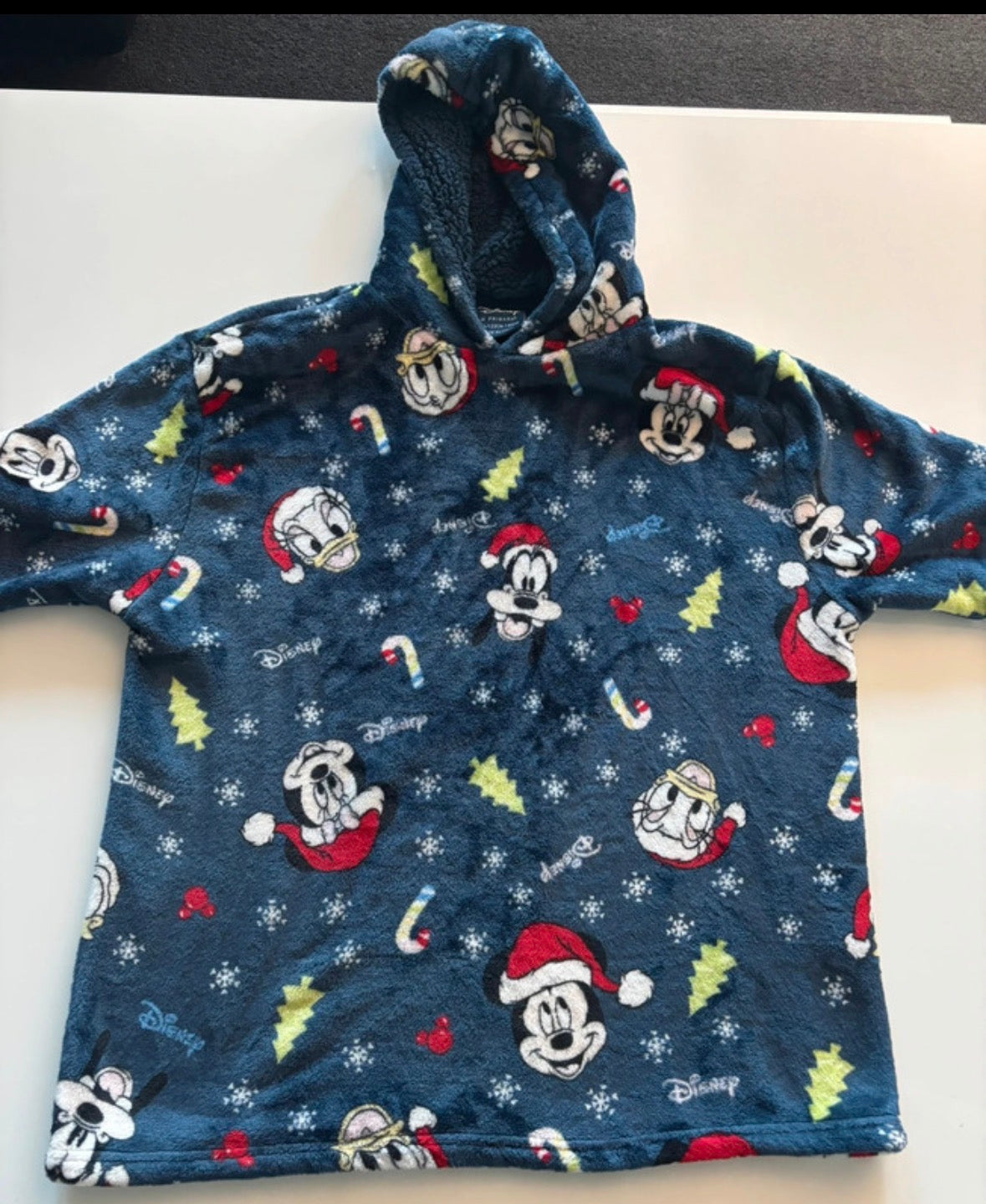 Disney Christmas Oversized Hooded Fleece Blanket – Mickey, Donald & Goofy – Kids S/M