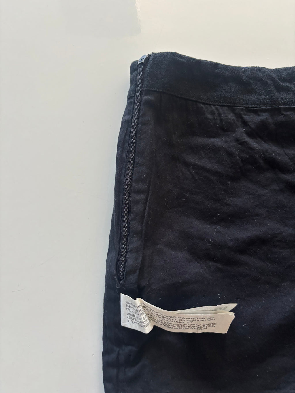 Zara Trafaluc Embroidered High-Waisted Shorts – Black & Gold | L
