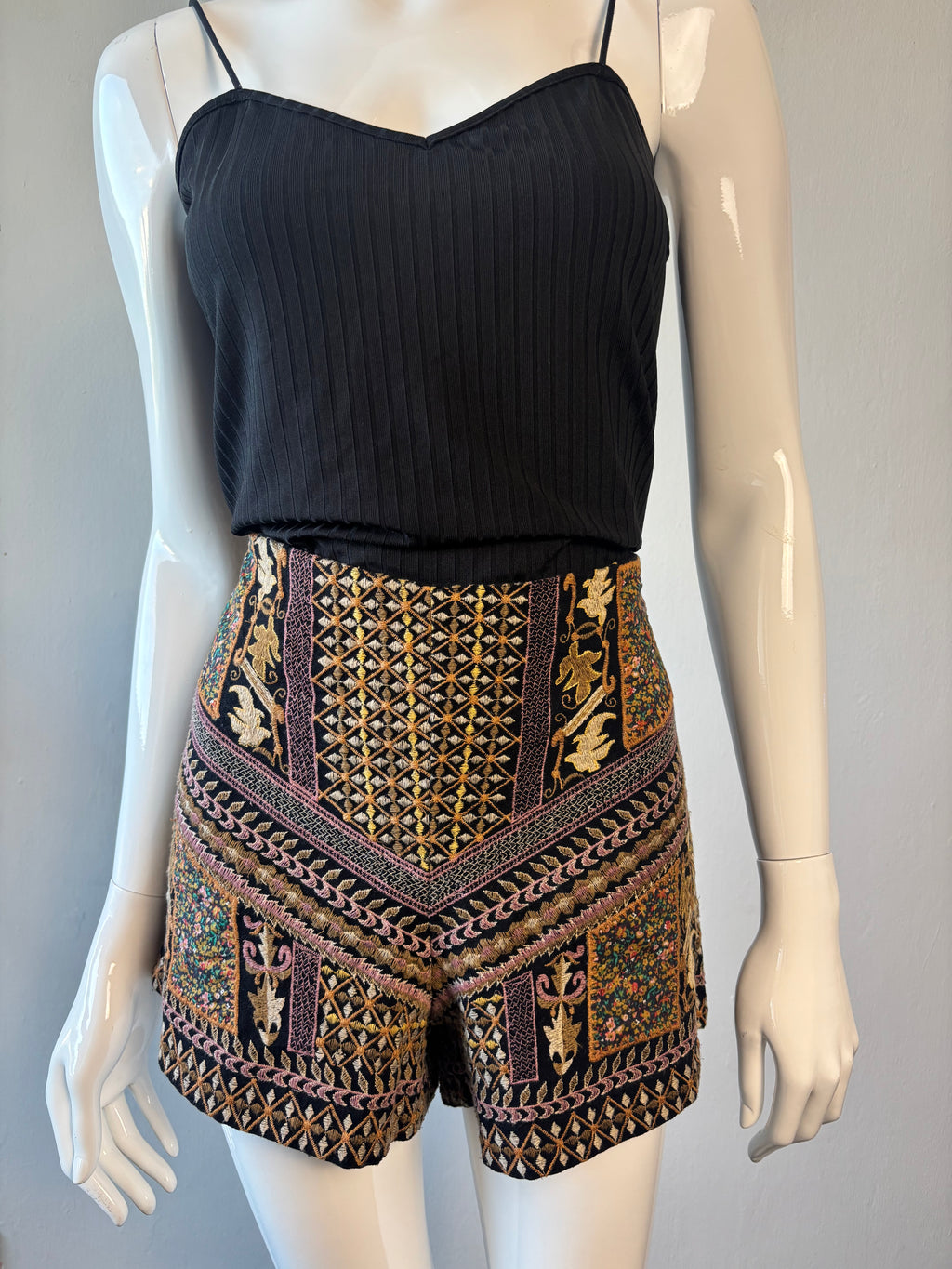 Zara Trafaluc Embroidered High-Waisted Shorts – Black & Gold | L
