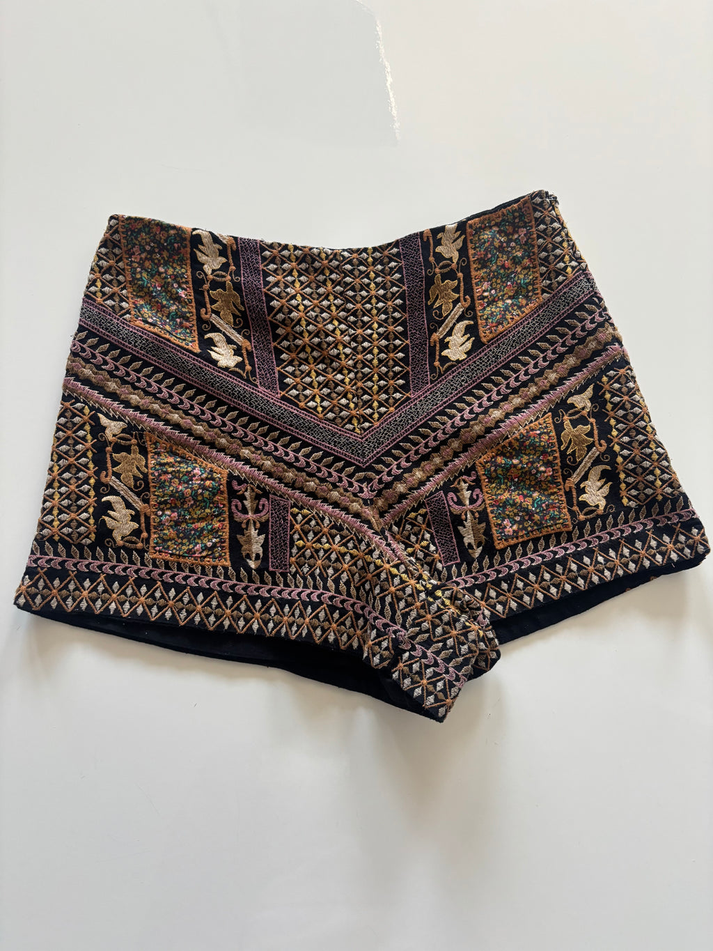 Zara Trafaluc Embroidered High-Waisted Shorts – Black & Gold | L