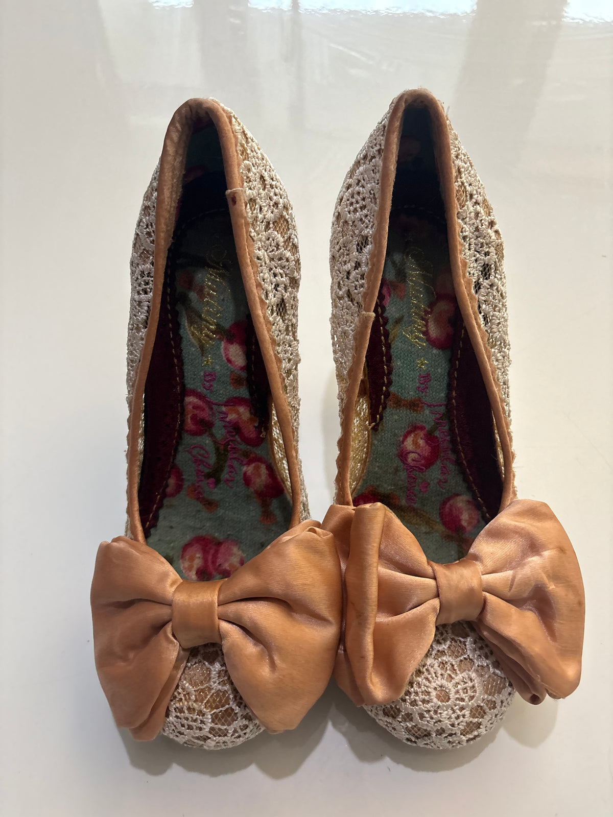 Irregular Choice In the Knick of Time Champagne Lace Bow Heels – UK 5