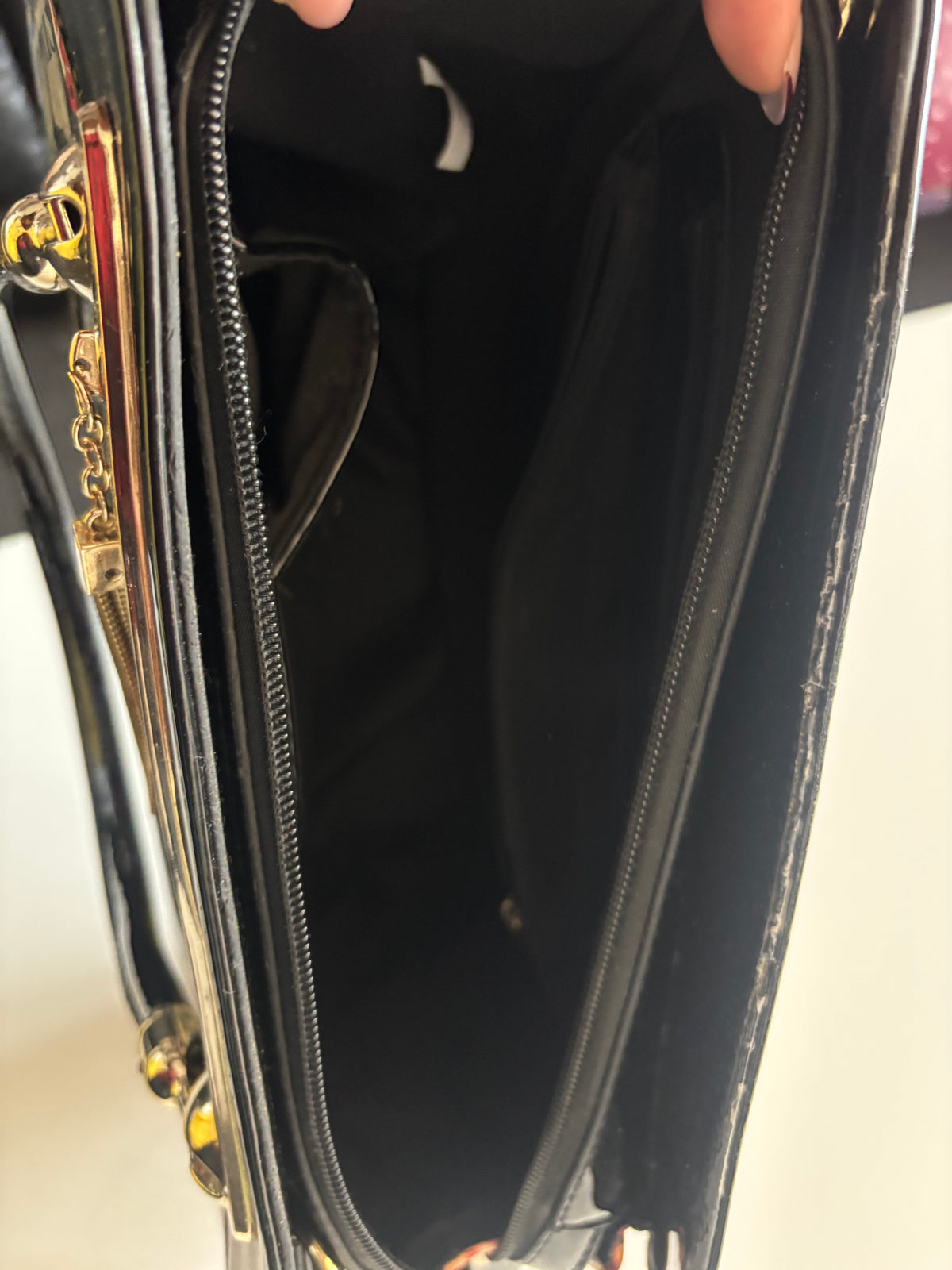 Y2K-Style Paris Magazine Collage Handbag – Black Patent-Look & Gold Tone￼