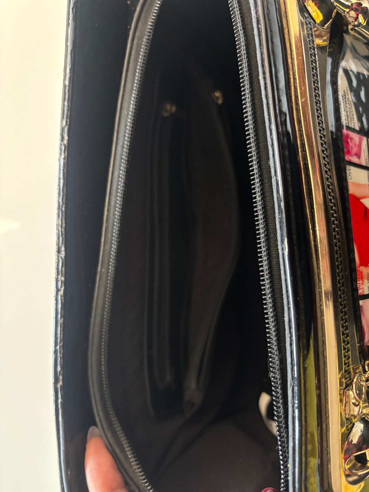 Y2K-Style Paris Magazine Collage Handbag – Black Patent-Look & Gold Tone￼