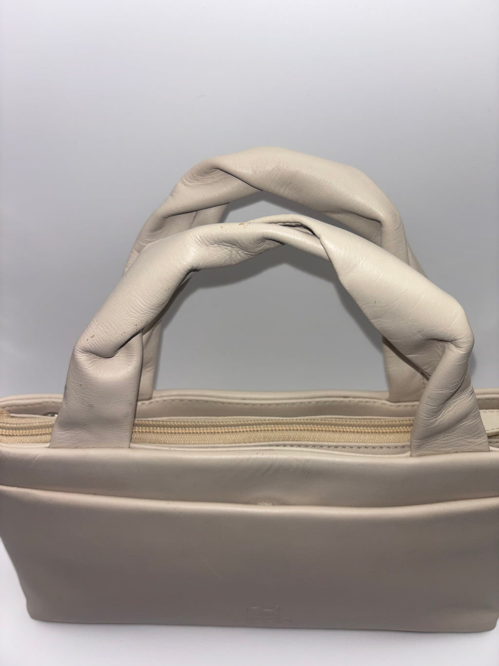 Ciccia Cream Leather Floral Appliqué Handbag – Cat & Butterfly Detail