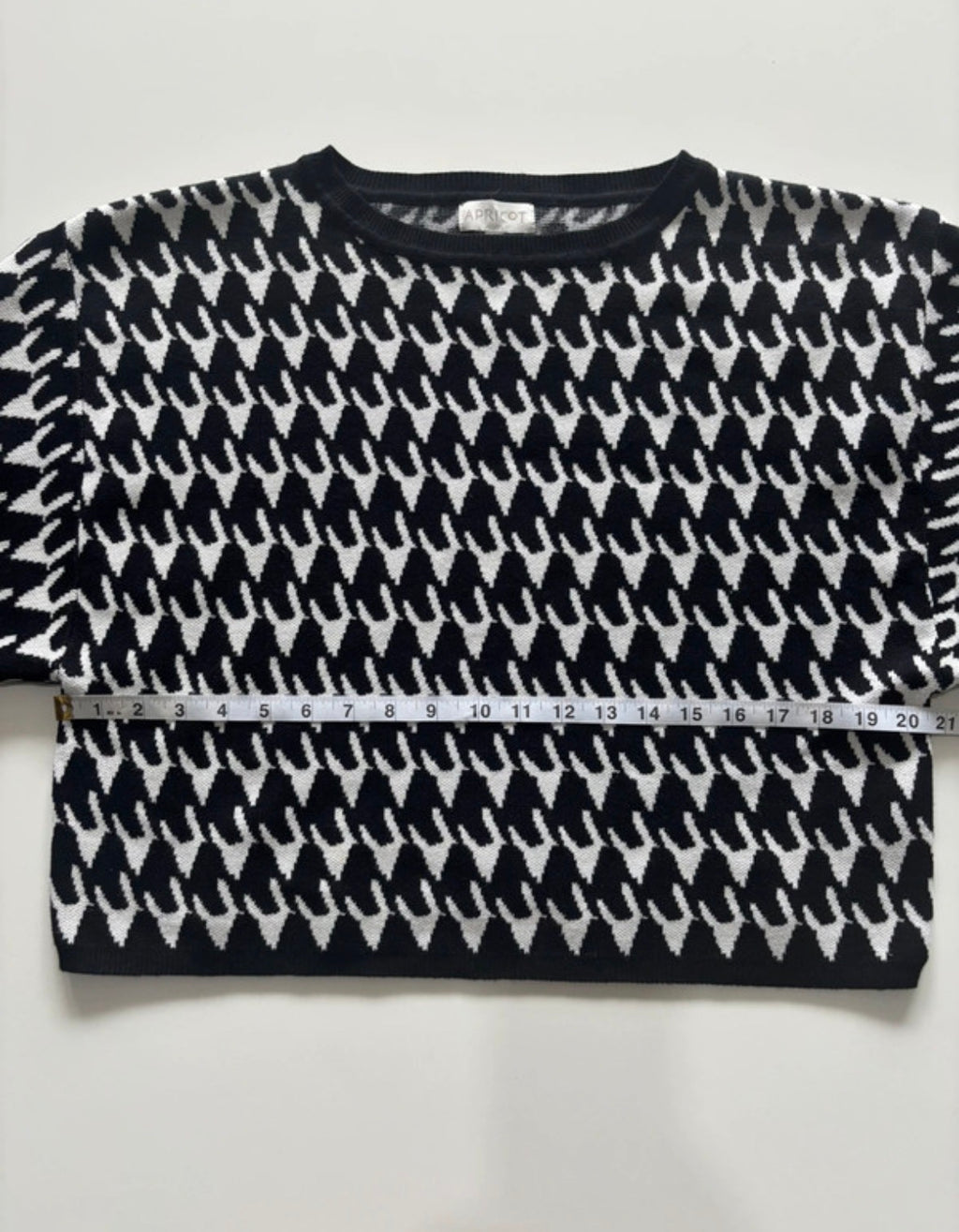 Apricot Black & White Houndstooth Knit Jumper – Size M