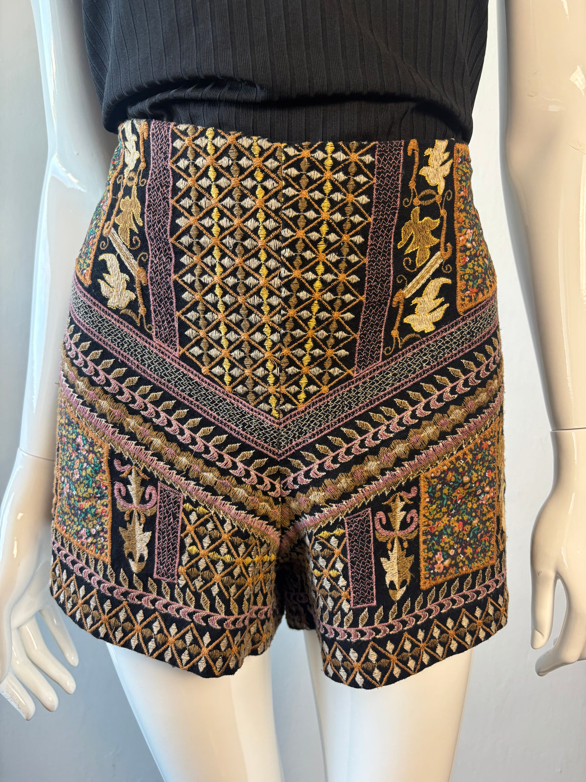 Zara Trafaluc Embroidered High-Waisted Shorts – Black & Gold | L