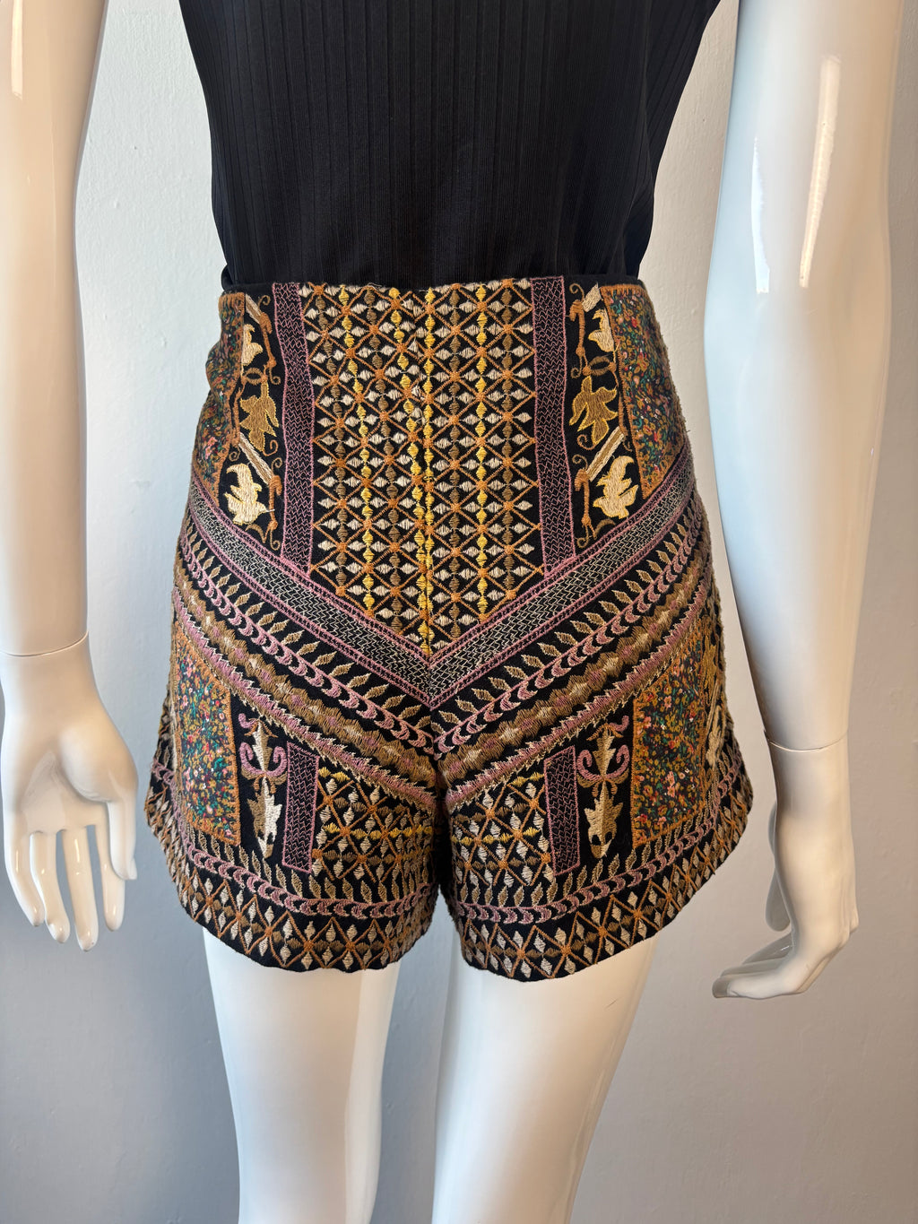 Zara Trafaluc Embroidered High-Waisted Shorts – Black & Gold | L