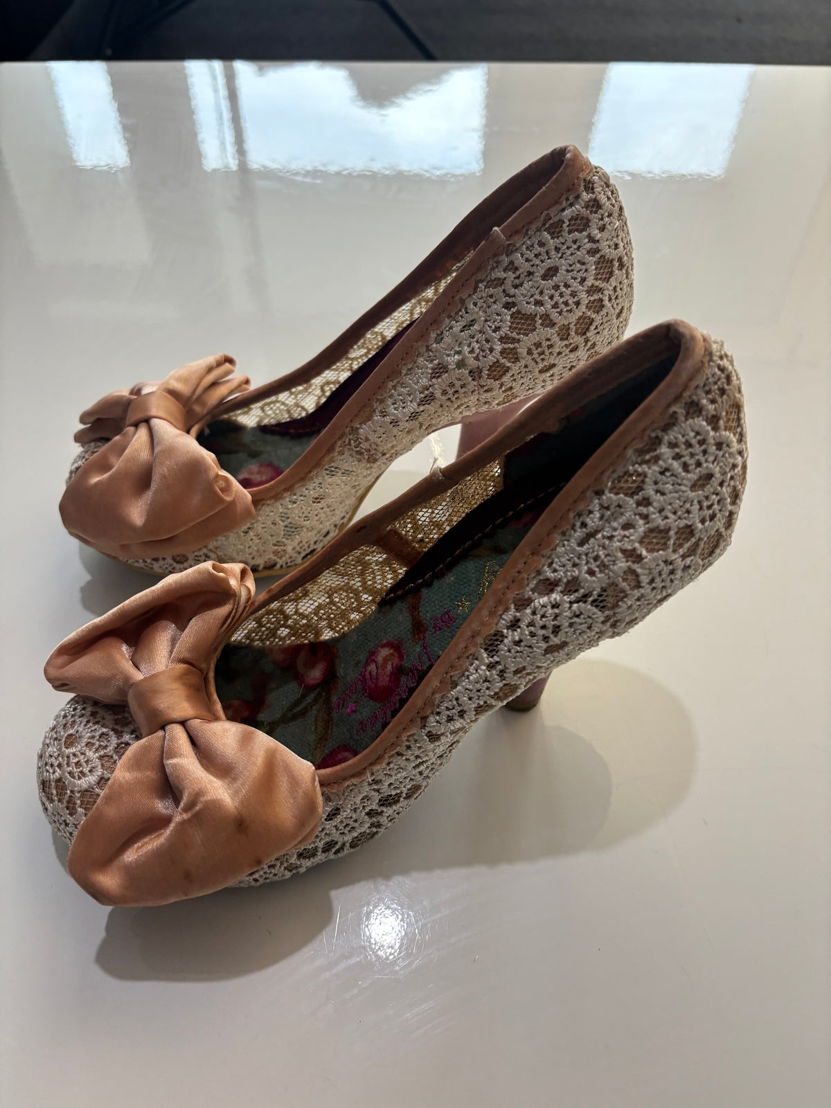 Irregular Choice In the Knick of Time Champagne Lace Bow Heels – UK 5