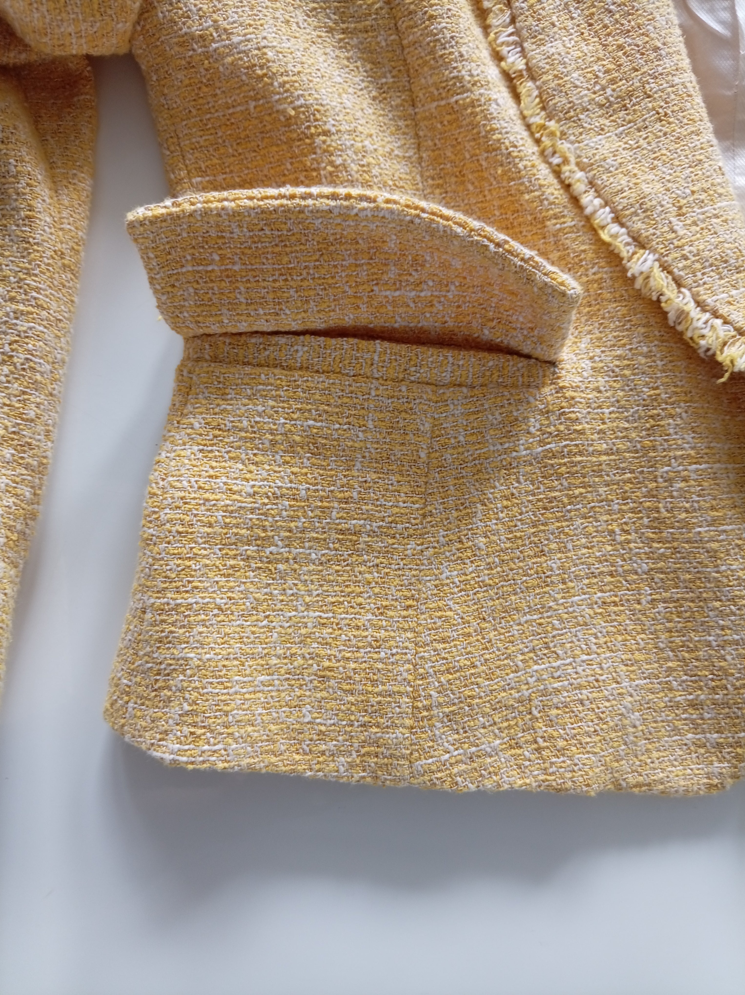 Zara Yellow Bouclé Blazer – Size L (UK 16–18)