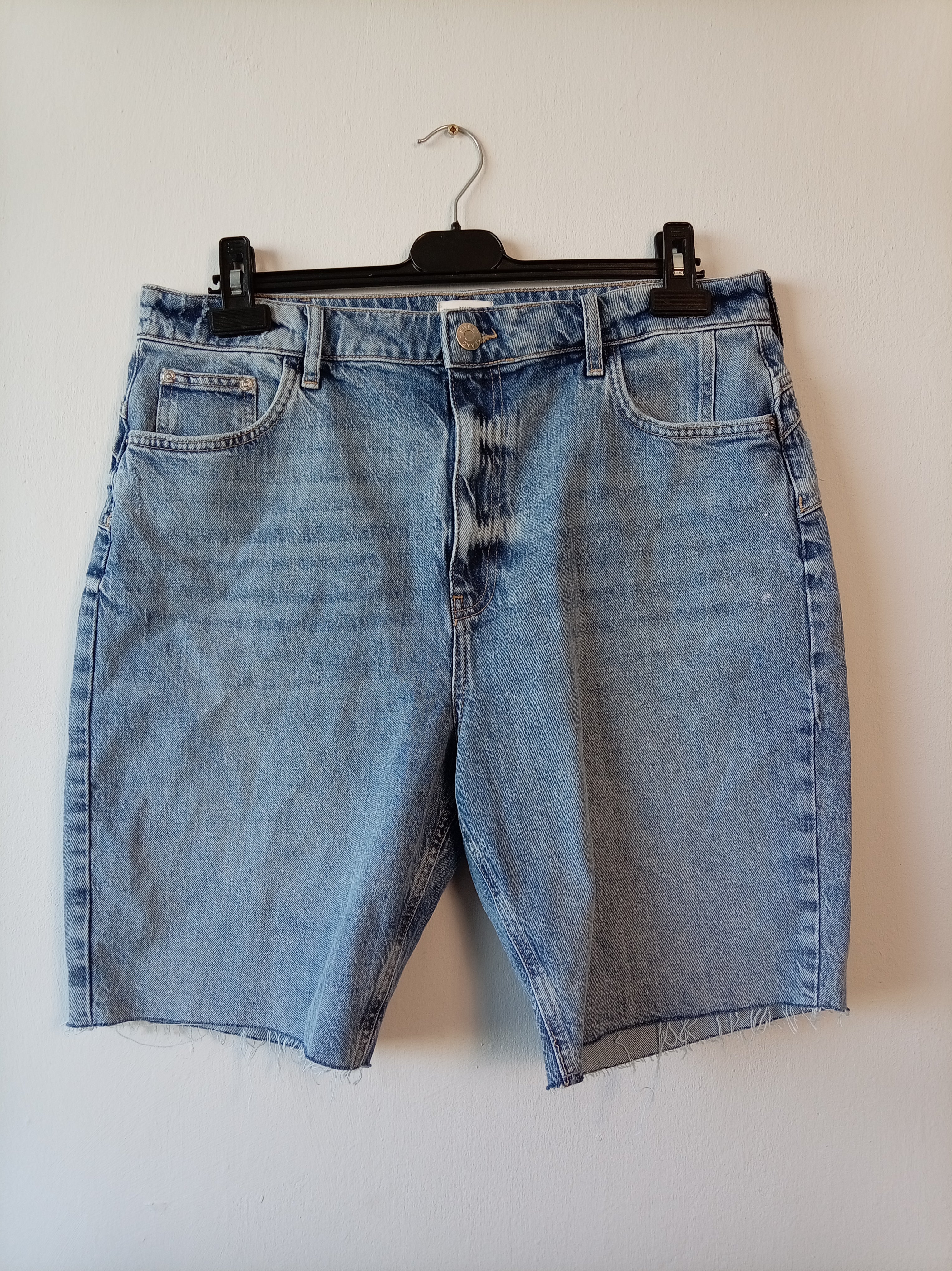 River Island Plus Light Wash Denim Shorts – UK 18