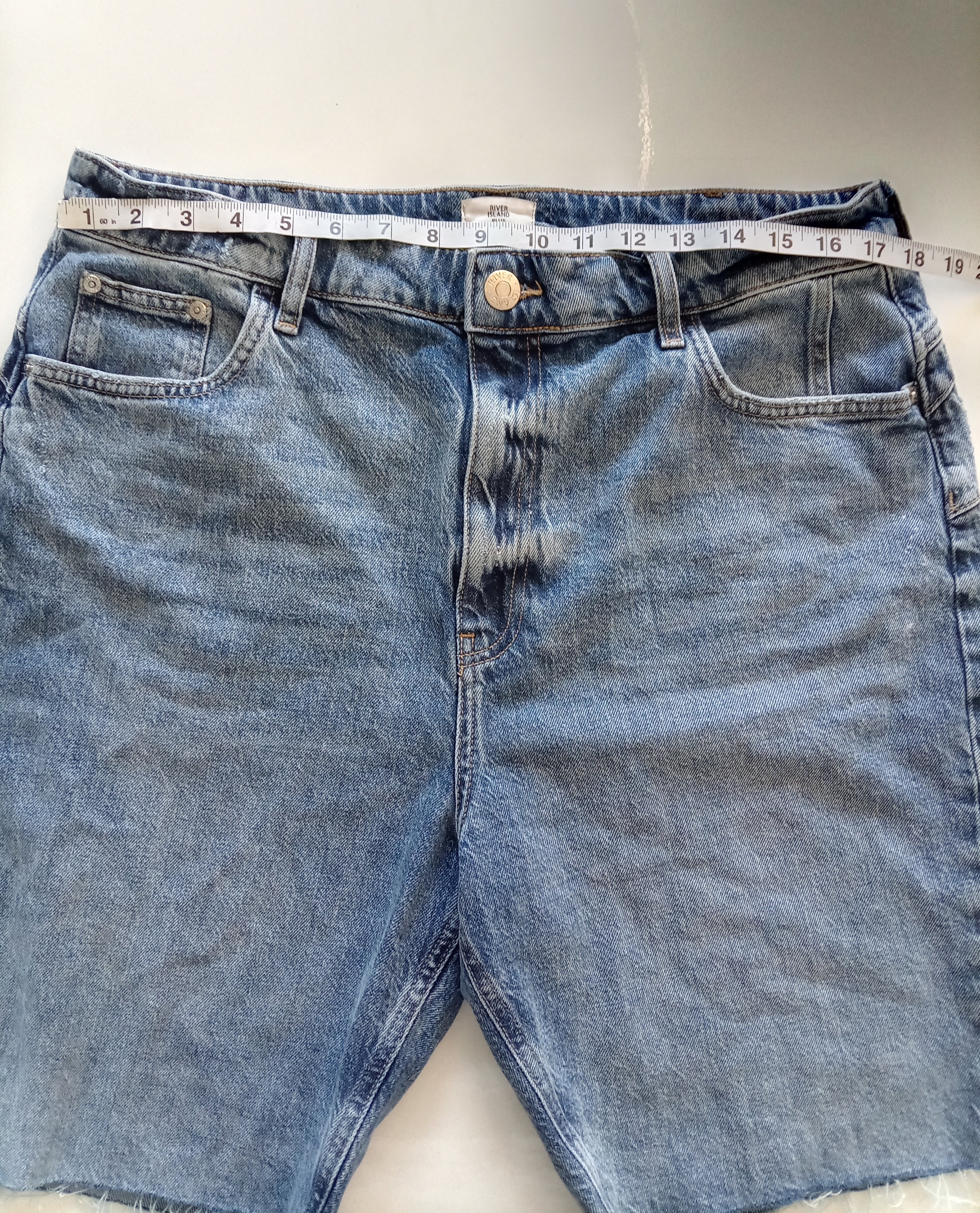 River Island Plus Light Wash Denim Shorts – UK 18
