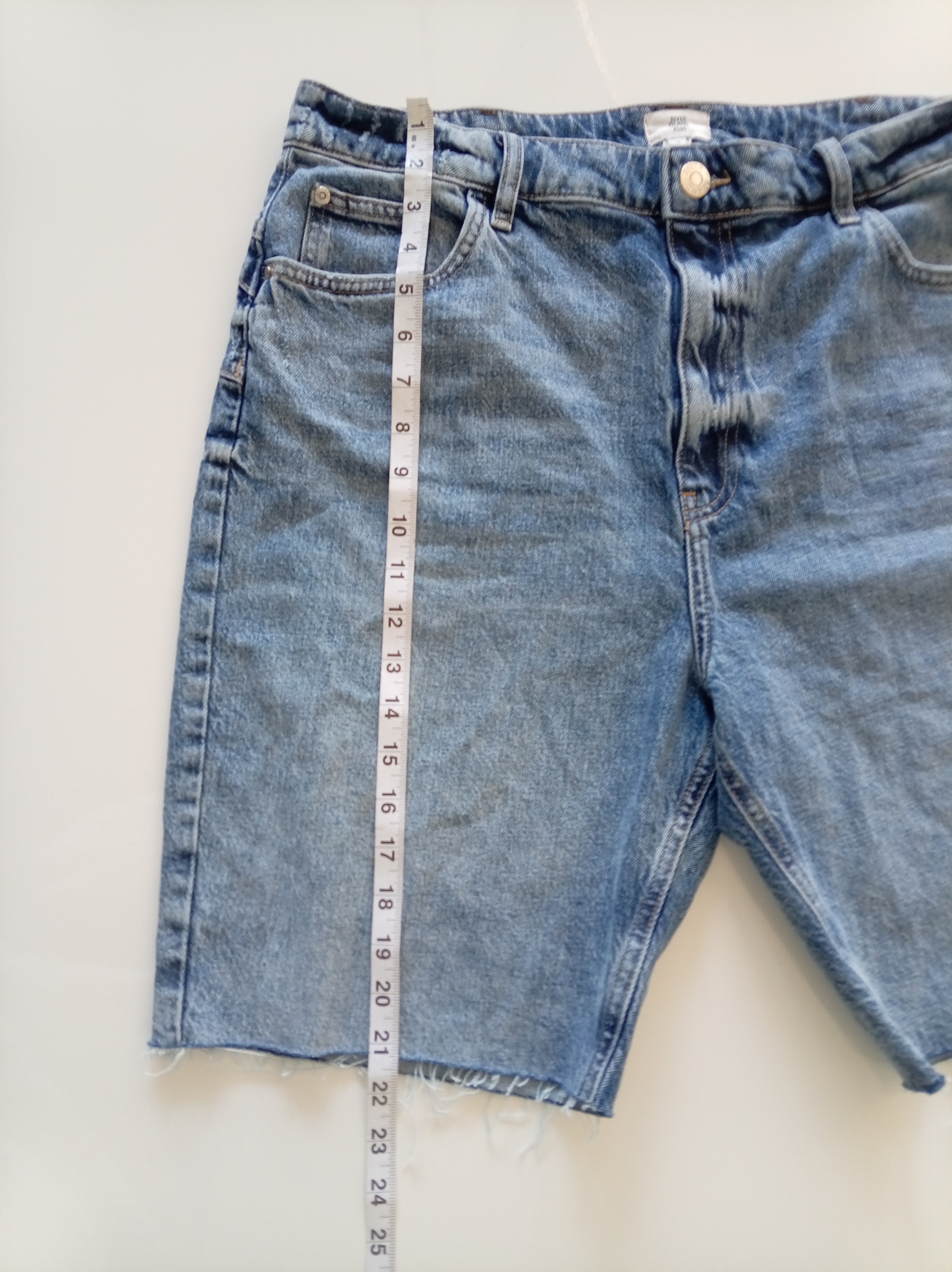 River Island Plus Light Wash Denim Shorts – UK 18
