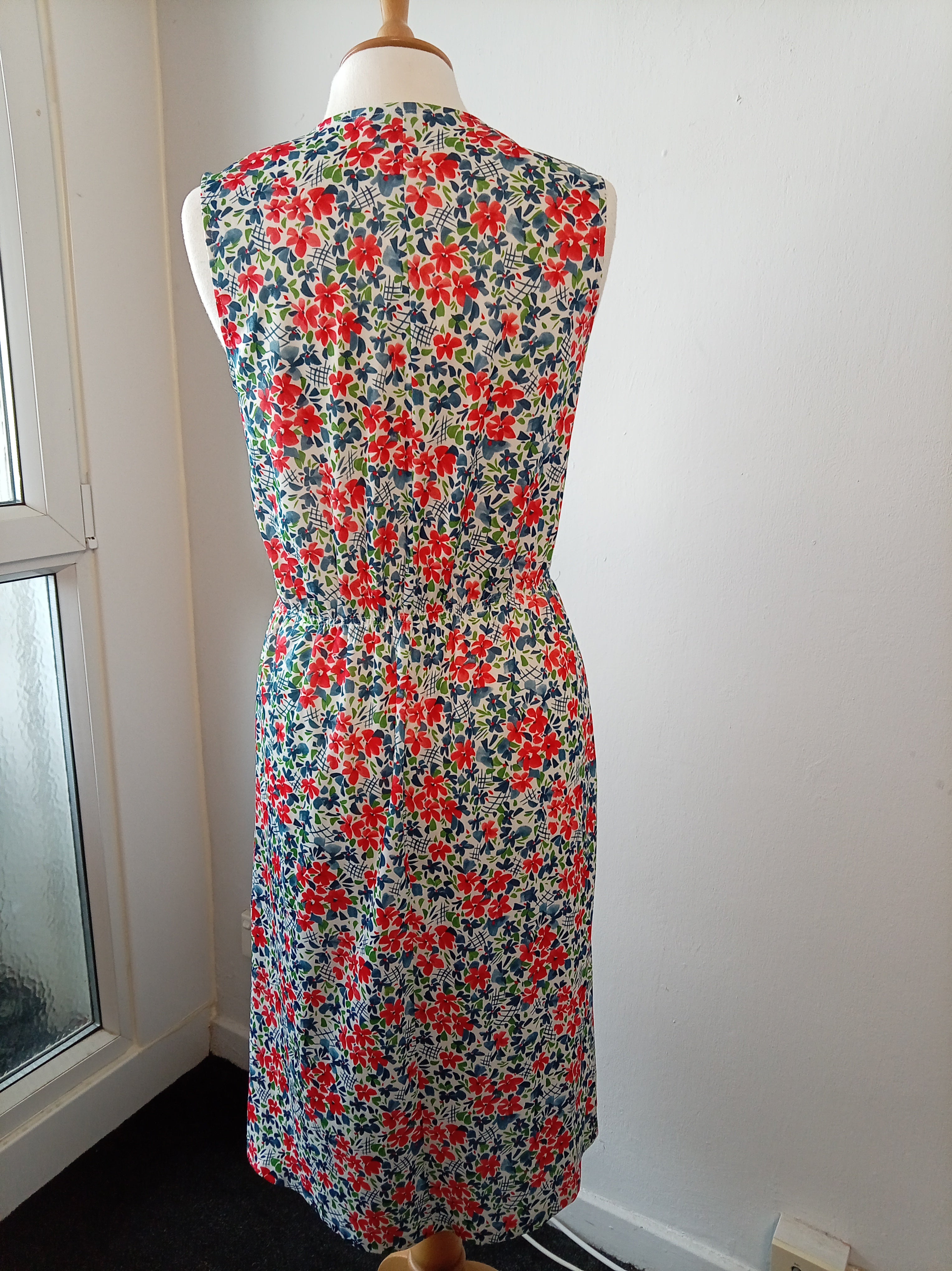 Vintage Butte Knit Floral Midi Dress UK 14 Retro 60s 70s Sleeveless Red Blue