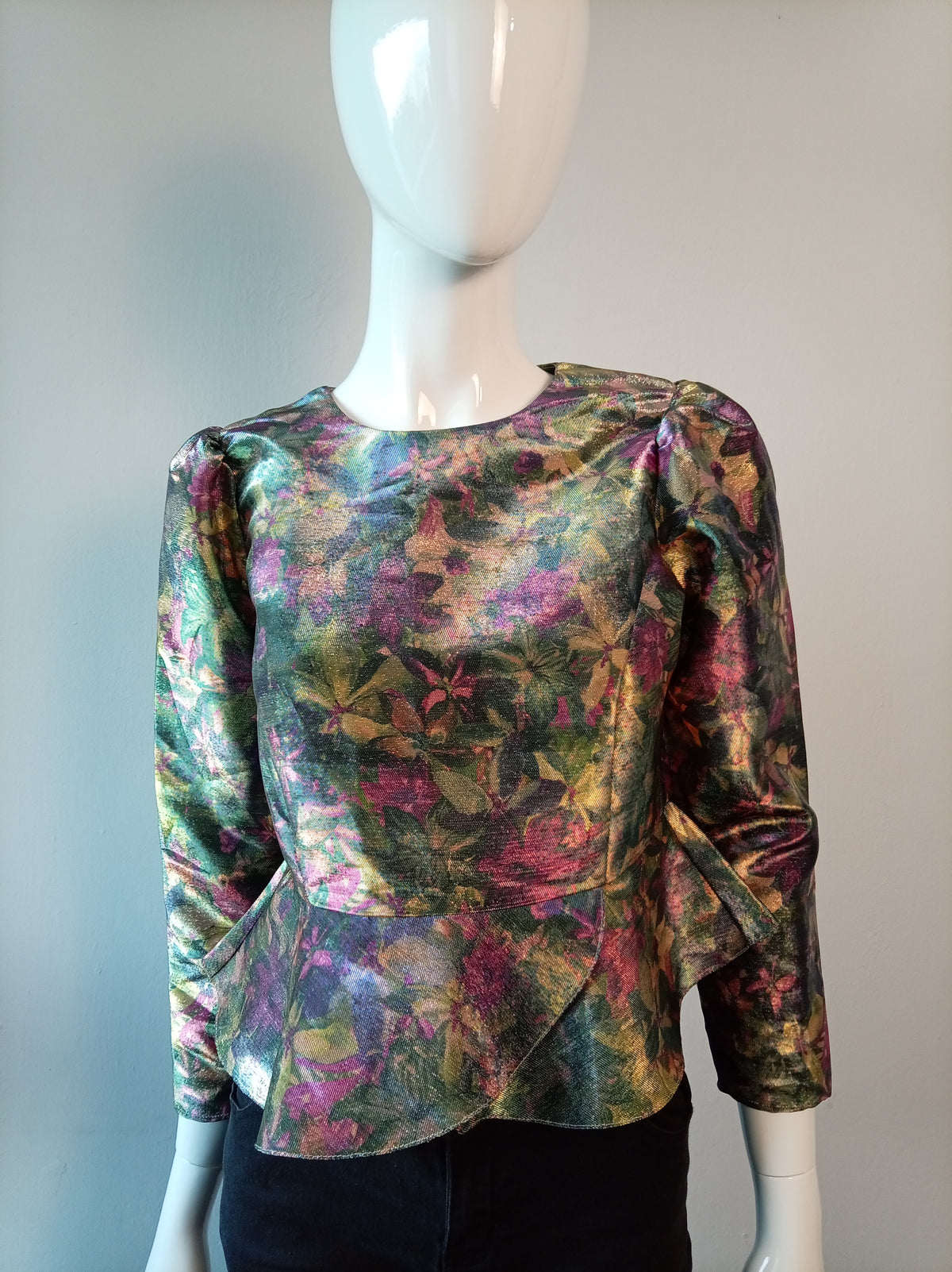 River Island Boutique Luxe Metallic Floral Peplum Top – UK 12 – BNWT