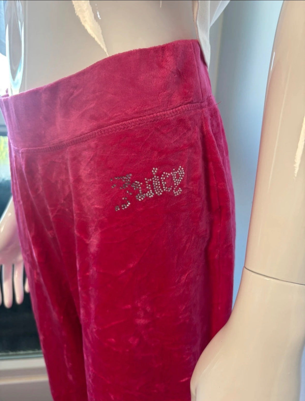 Juicy Couture Hot Pink Velour Rhinestone Trousers – Size M