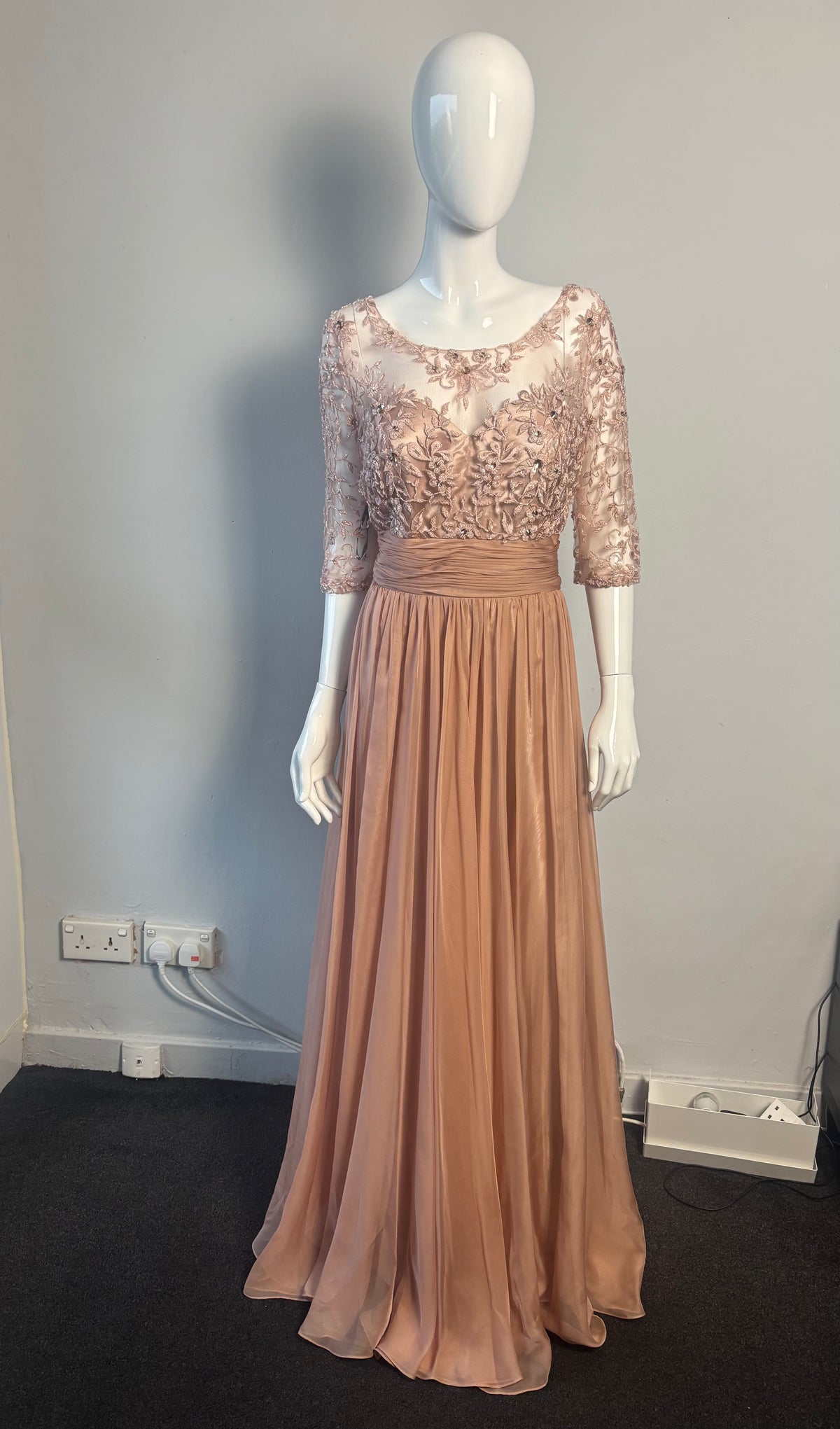 Carla Ruiz Embellished Lace Maxi Occasion Dress – Blush Pink – UK 18 BNWT