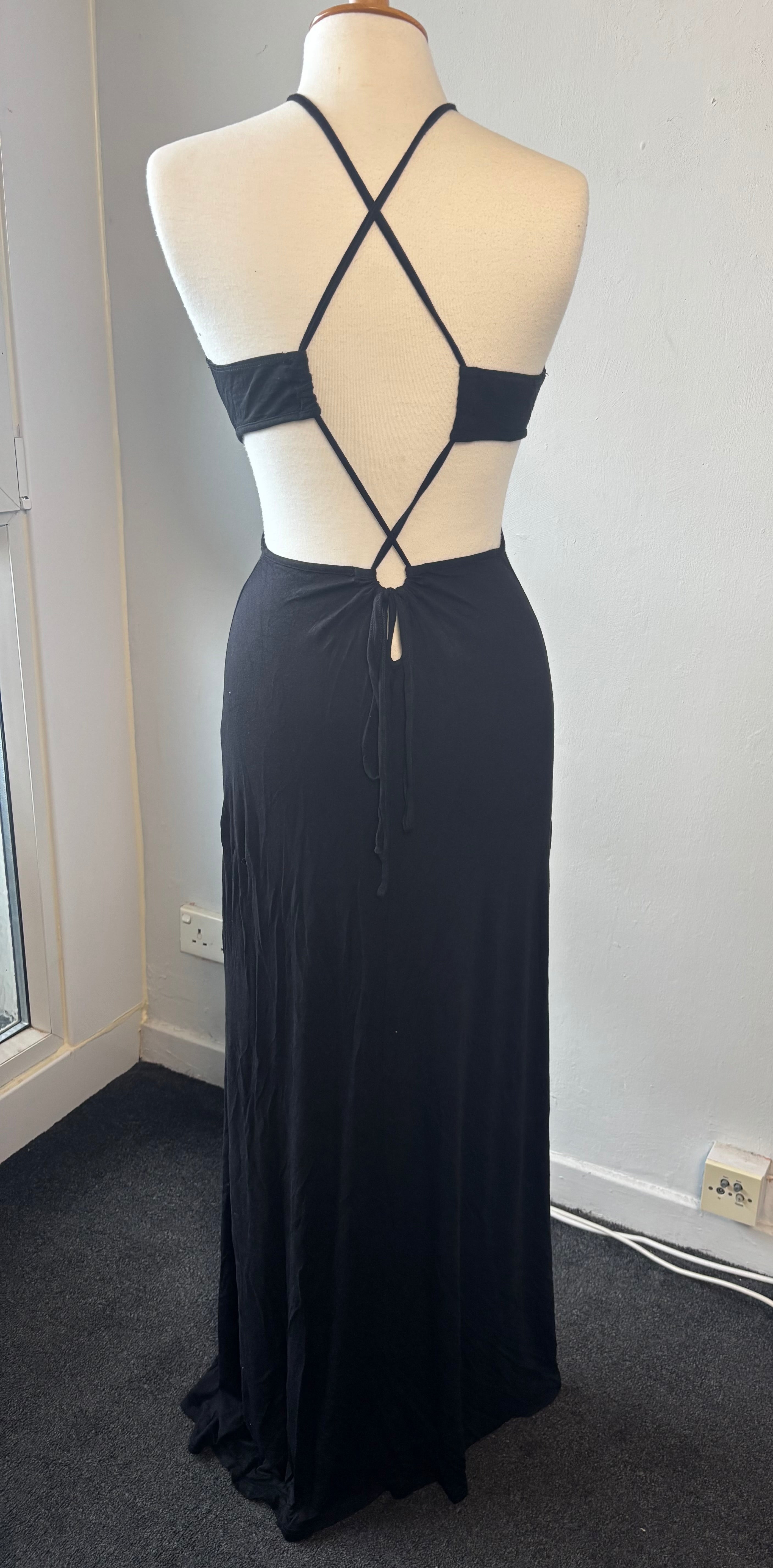 Missguided Black Cut-Out Backless Maxi Dress – Bodycon (UK 12)