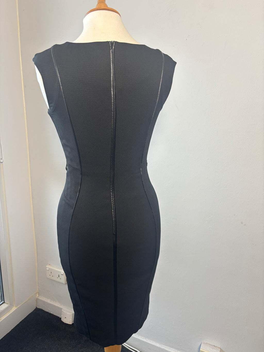 Black Bodycon Midi Dress – Sleeveless Panelled Fit (UK 6)