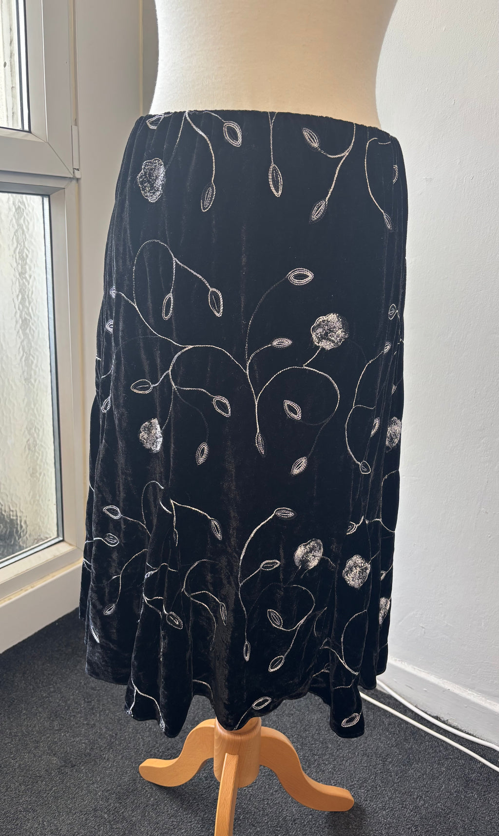 Black Velvet Embroidered Midi Skirt – UK 16