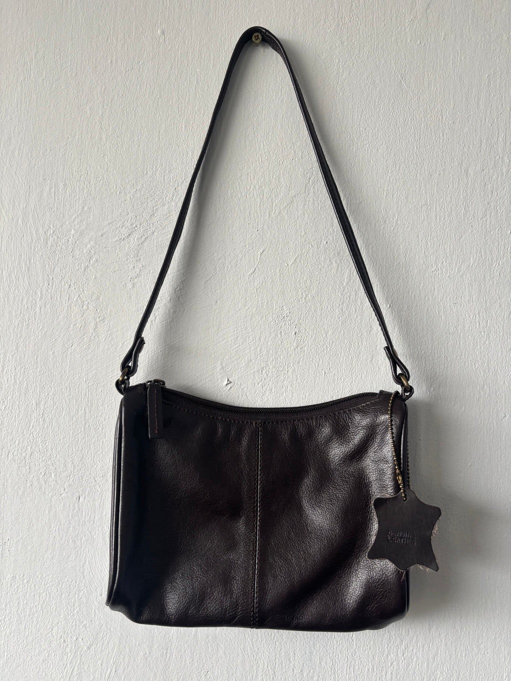 Vintage Brown Leather Shoulder Bag – Minimalist Zip Handbag
