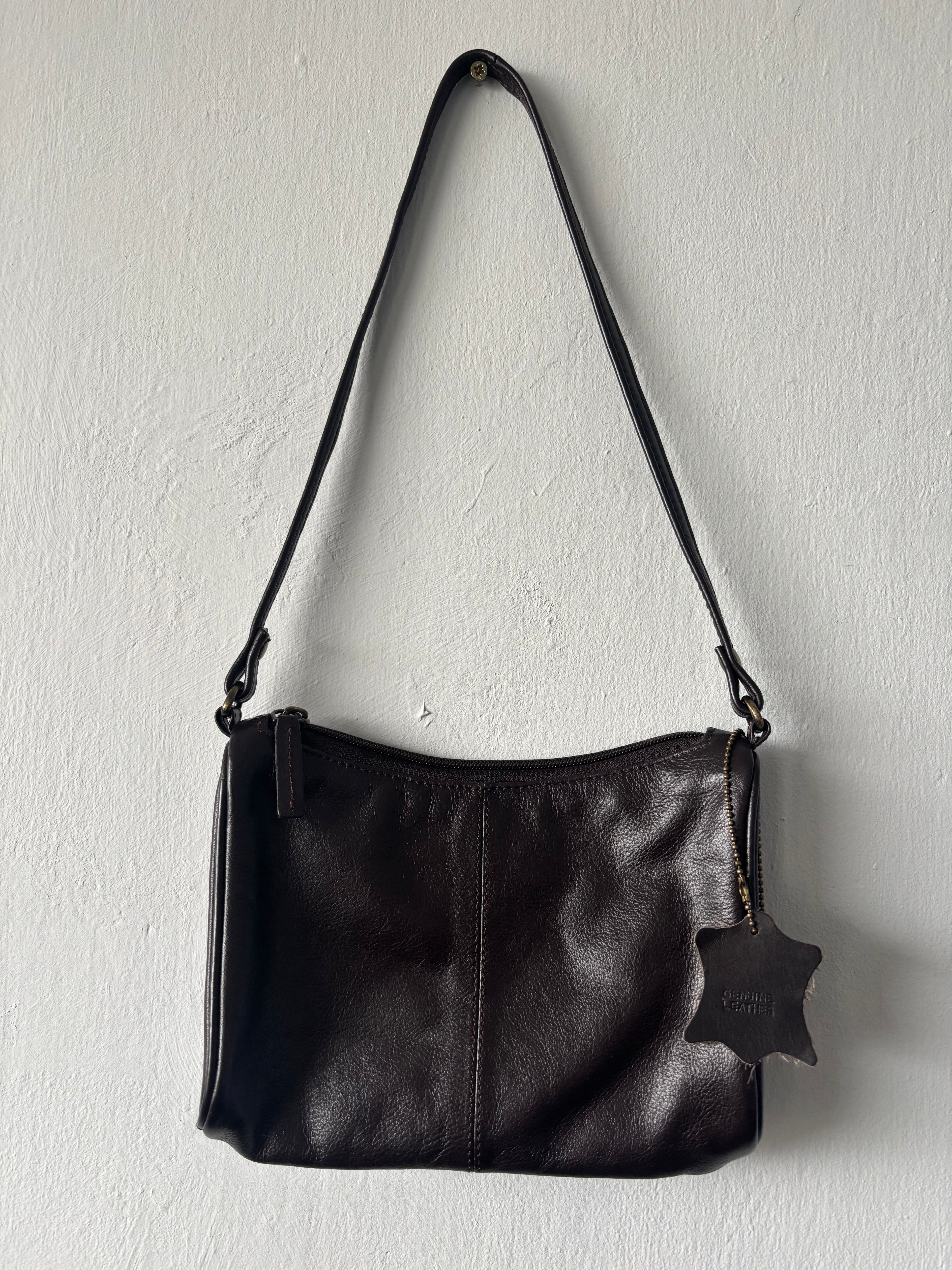 Vintage Brown Leather Shoulder Bag – Minimalist Zip Handbag