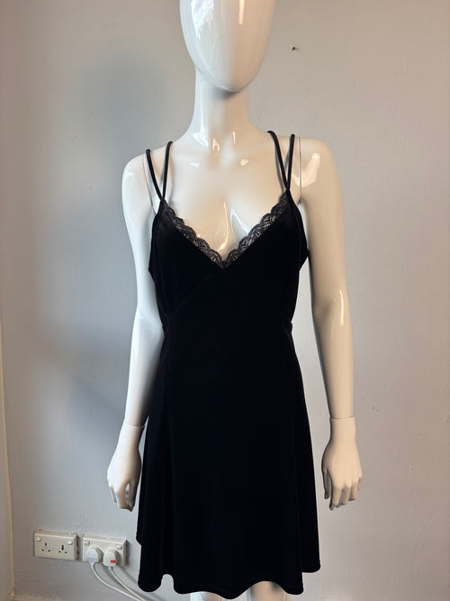 Black Velvet Lace Trim Strappy Nightdress – Size Unknown