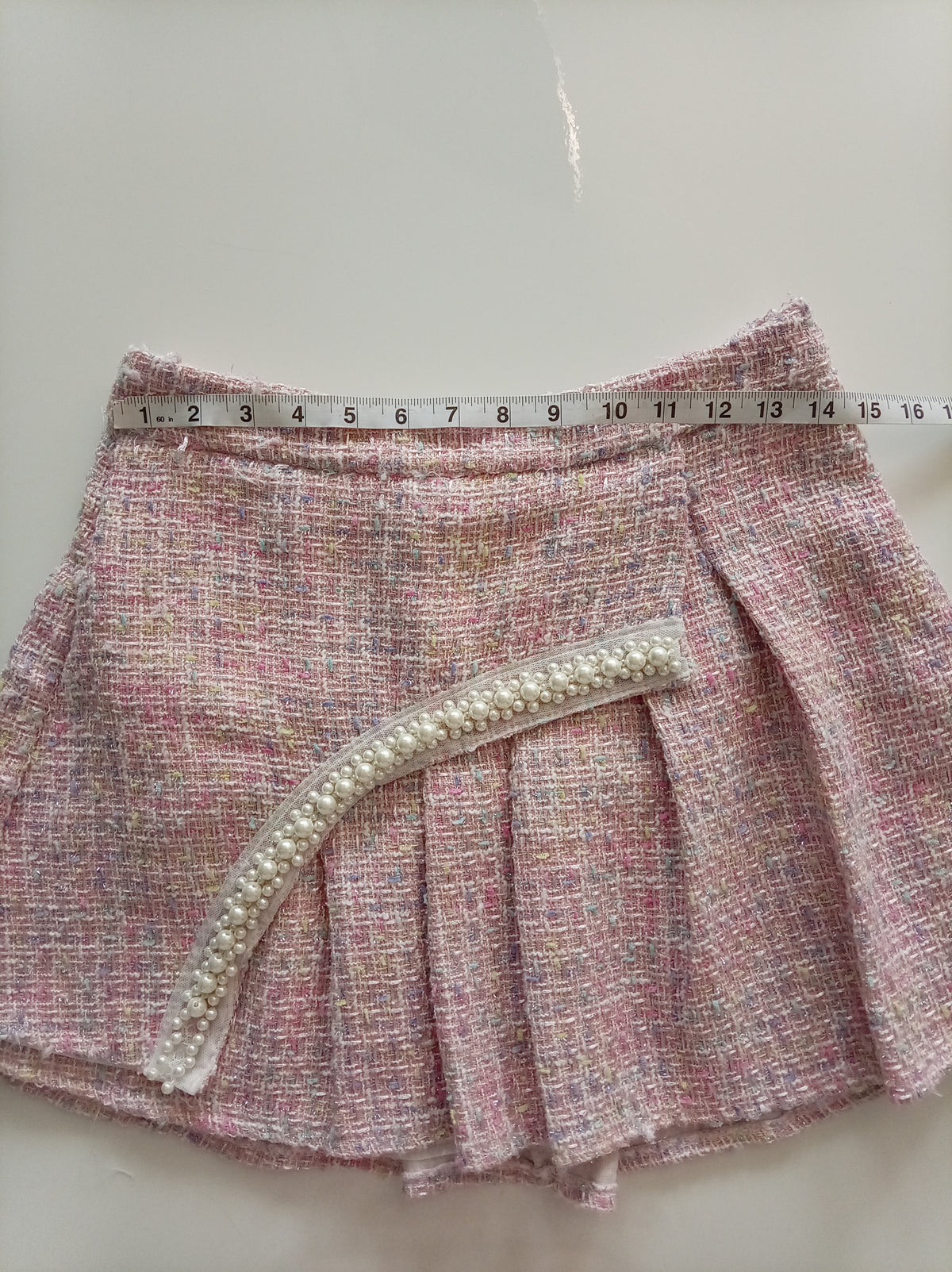 Pink Tweed Pleated Mini Skirt with Pearl Detail – Size L
