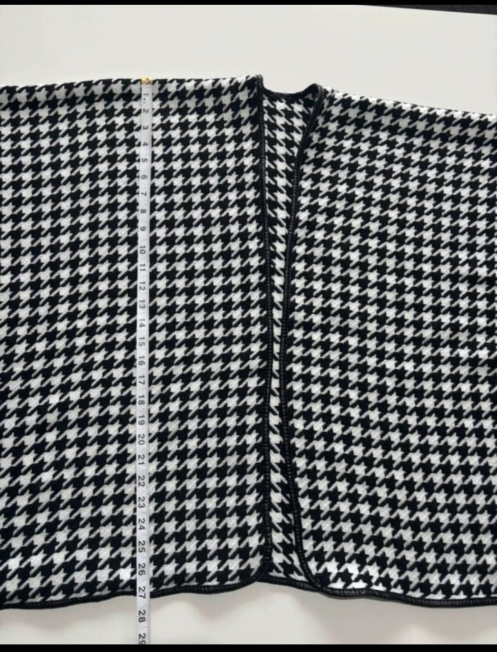 Select Black & White Houndstooth Cape Poncho – One Size