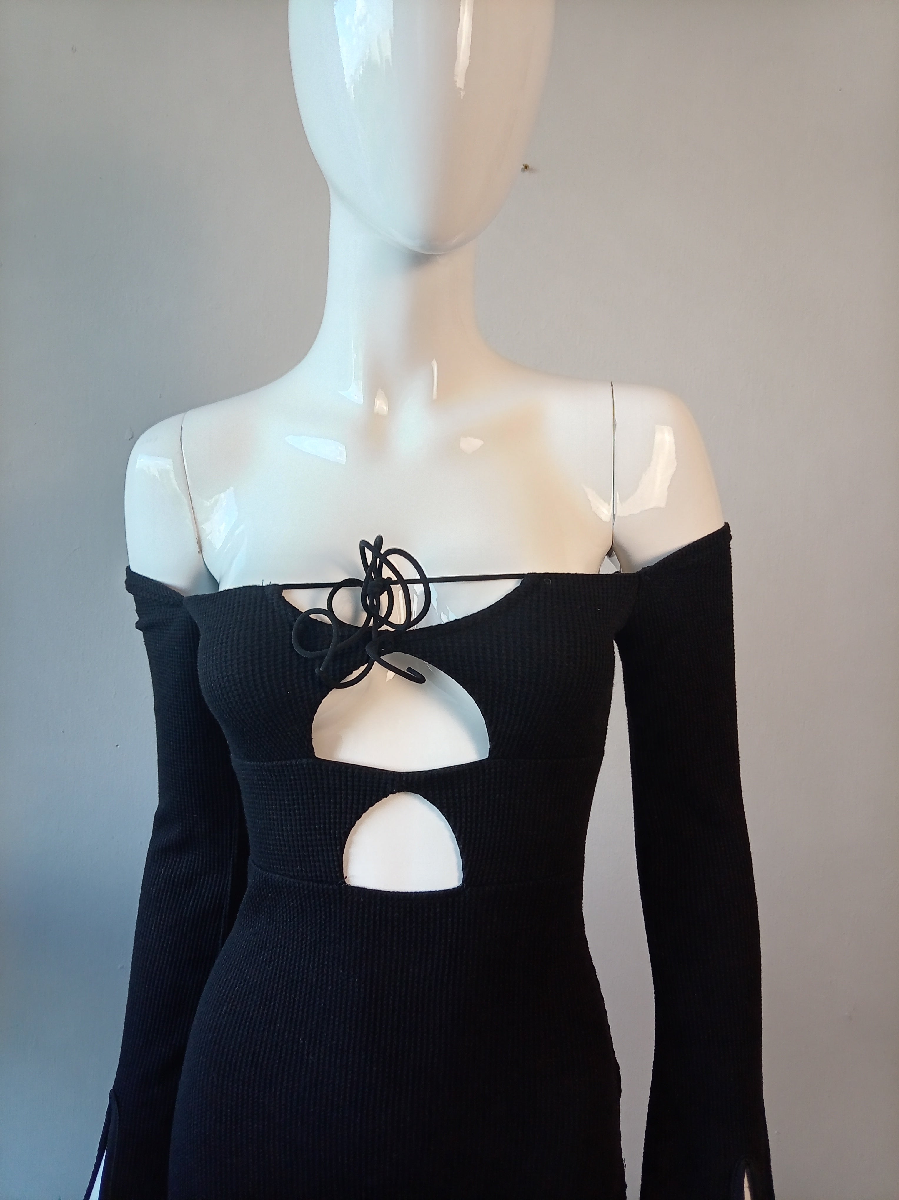🖤 Katch Me Black Cut-Out Mini Dress | XS | Off-Shoulder Bodycon | Y2K Party