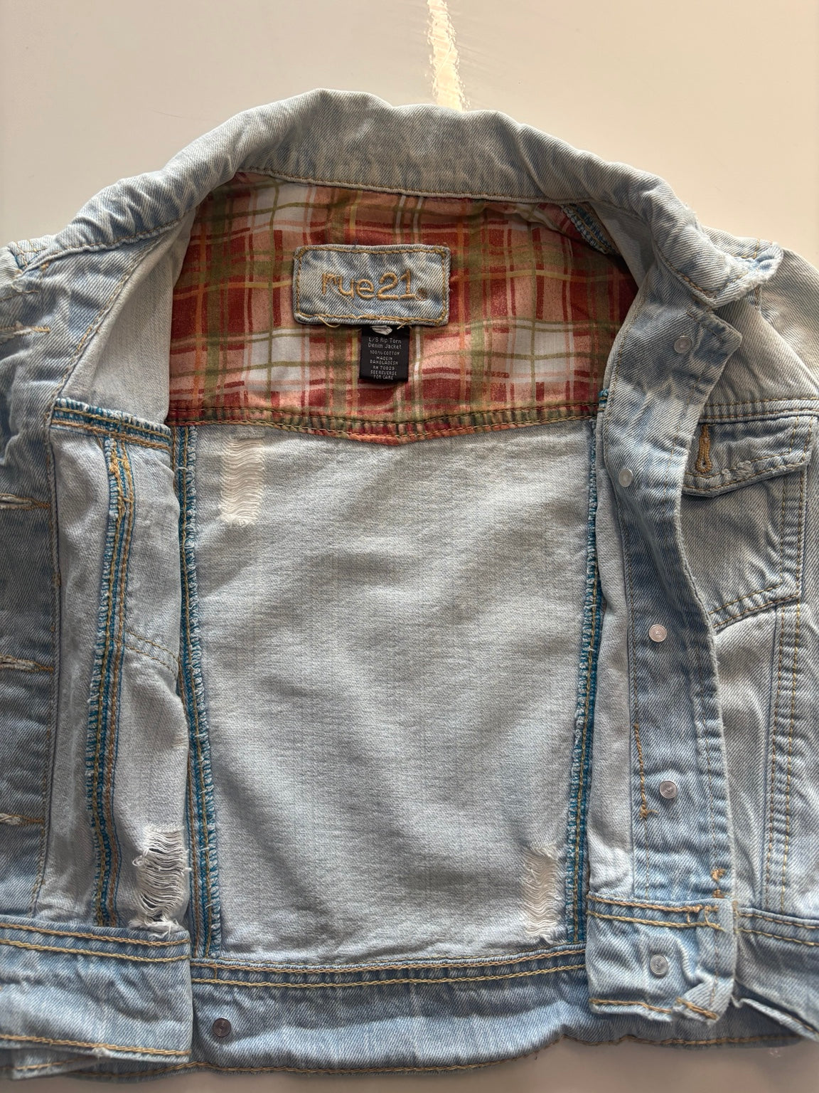 Rue21 Y2K Distressed Cropped Denim Jacket – Light Wash