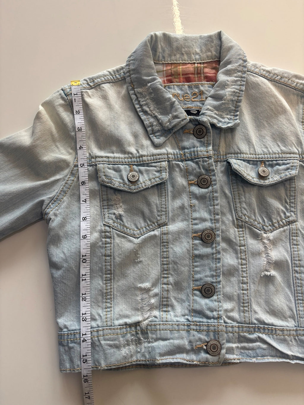 Rue21 Y2K Distressed Cropped Denim Jacket – Light Wash