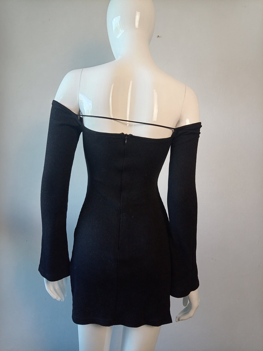 🖤 Katch Me Black Cut-Out Mini Dress | XS | Off-Shoulder Bodycon | Y2K Party