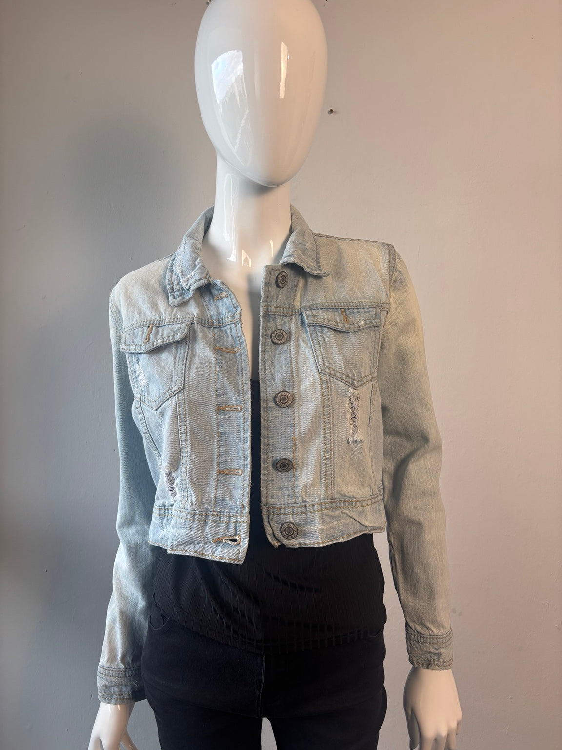 Rue21 Y2K Distressed Cropped Denim Jacket – Light Wash