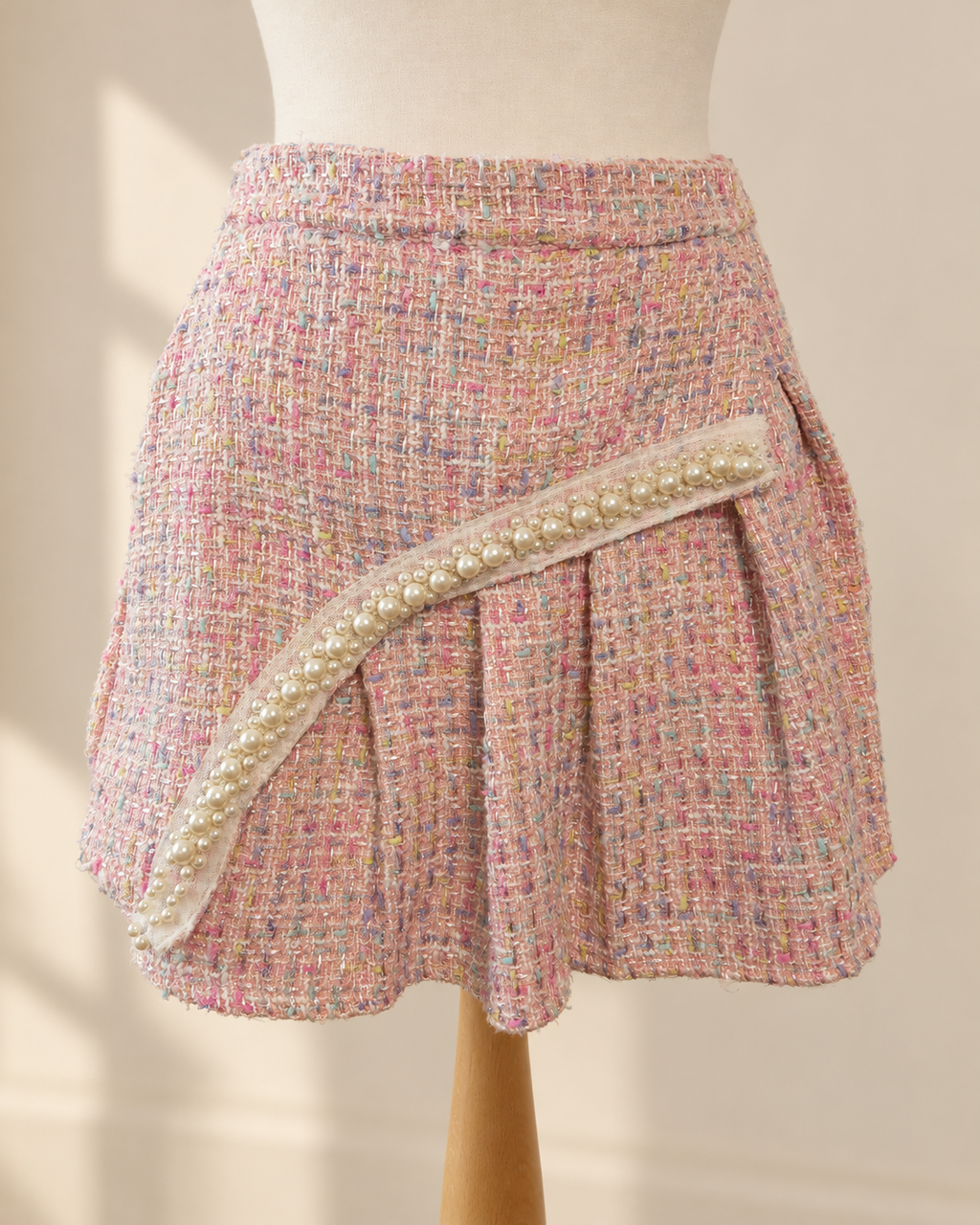Pink Tweed Pleated Mini Skirt with Pearl Detail – Size L