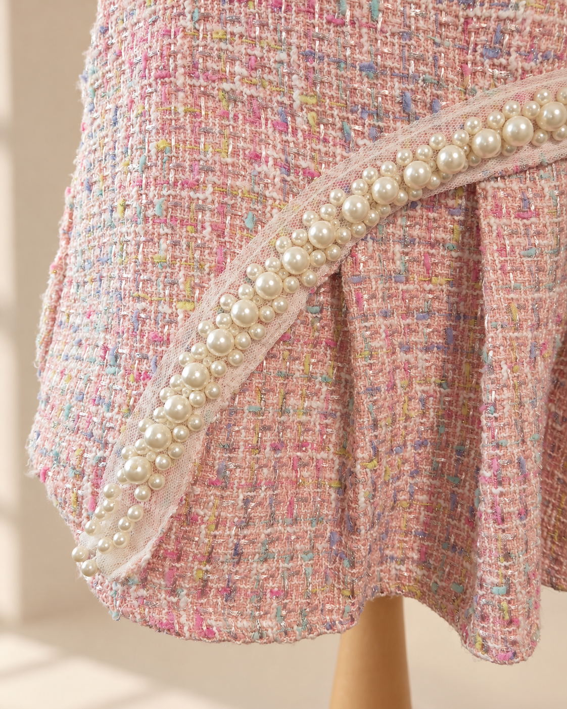 Pink Tweed Pleated Mini Skirt with Pearl Detail – Size L