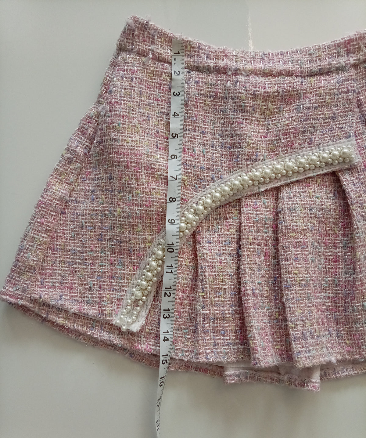 Pink Tweed Pleated Mini Skirt with Pearl Detail – Size L