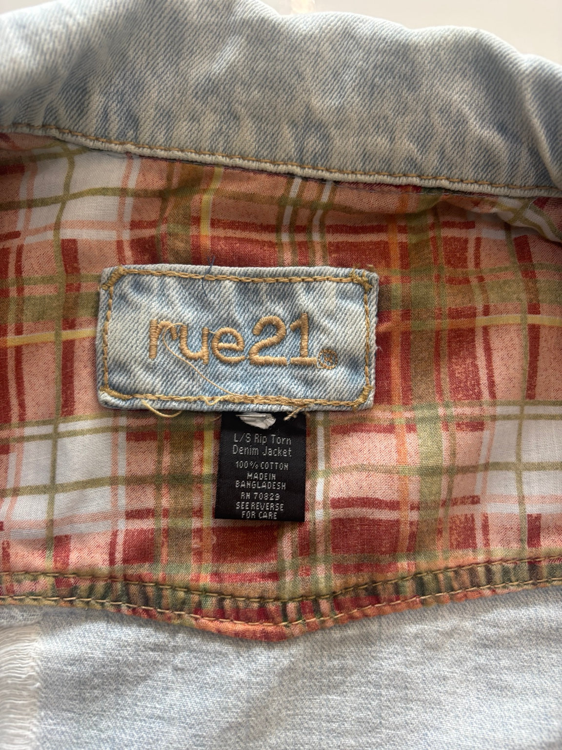 Rue21 Y2K Distressed Cropped Denim Jacket – Light Wash