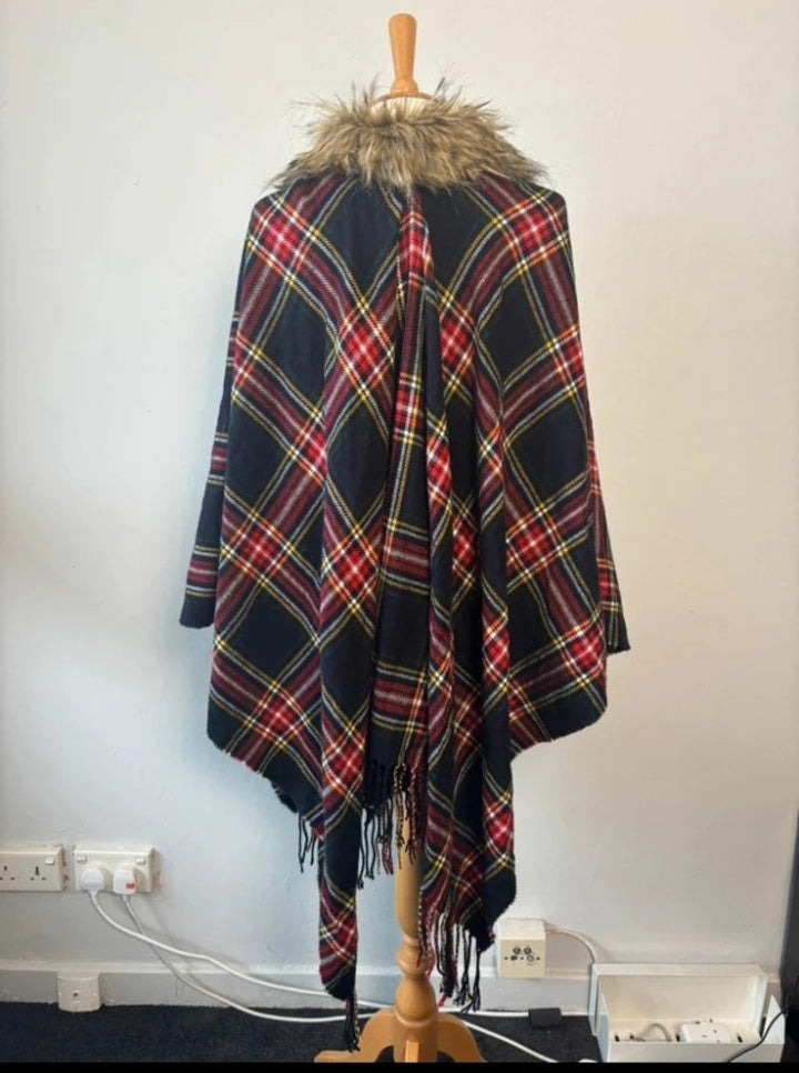 River Island Tartan Check Faux Fur Collar Blanket Cape Poncho – One Size